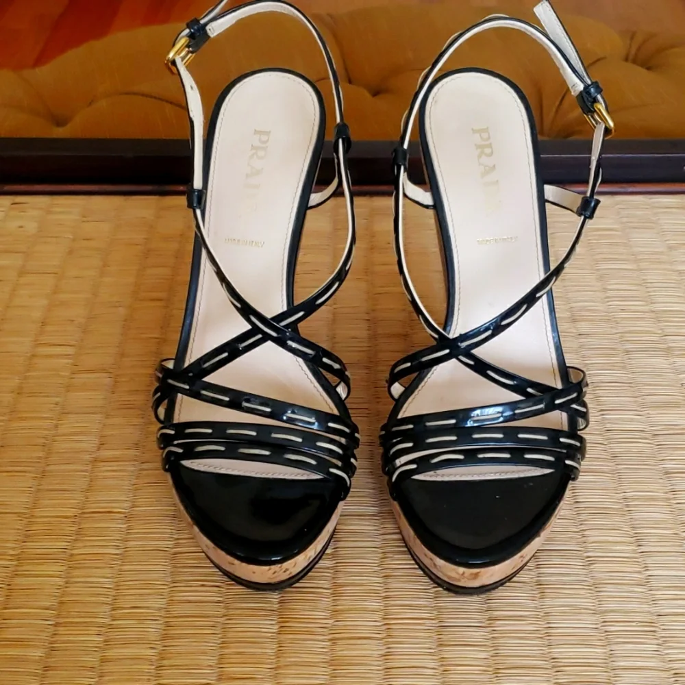 Prada patent/cork sandals - Picture 1 of 5